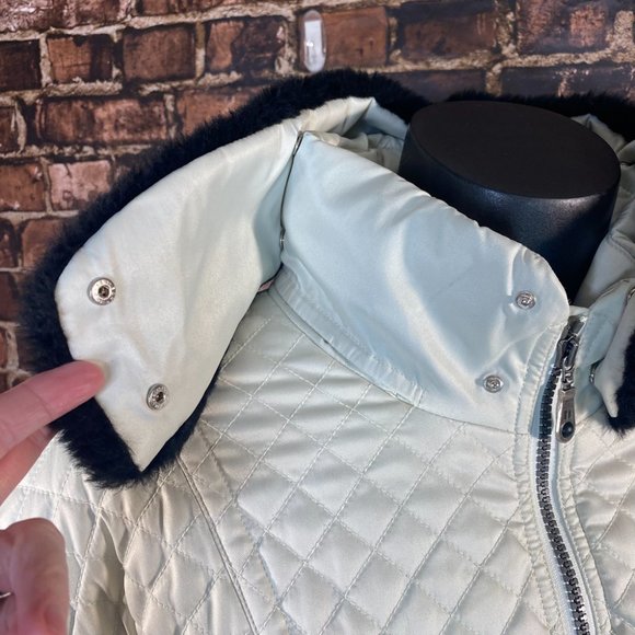 Women's White Quilted Ski Jacket with Black Collar - Picture 5 of 11